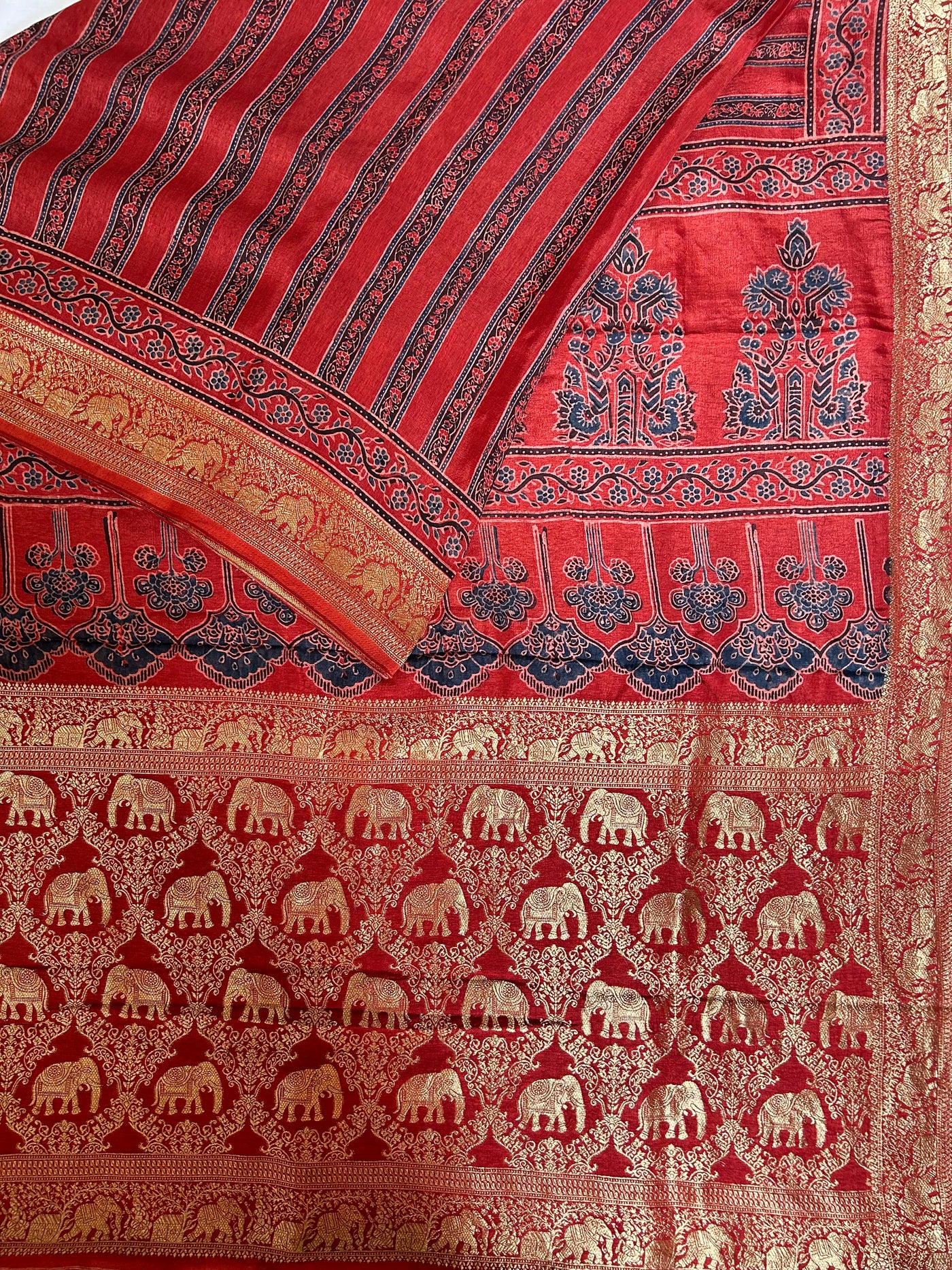 JUHI:Premium Dola SILK Meenakari PalluAjrak Saree