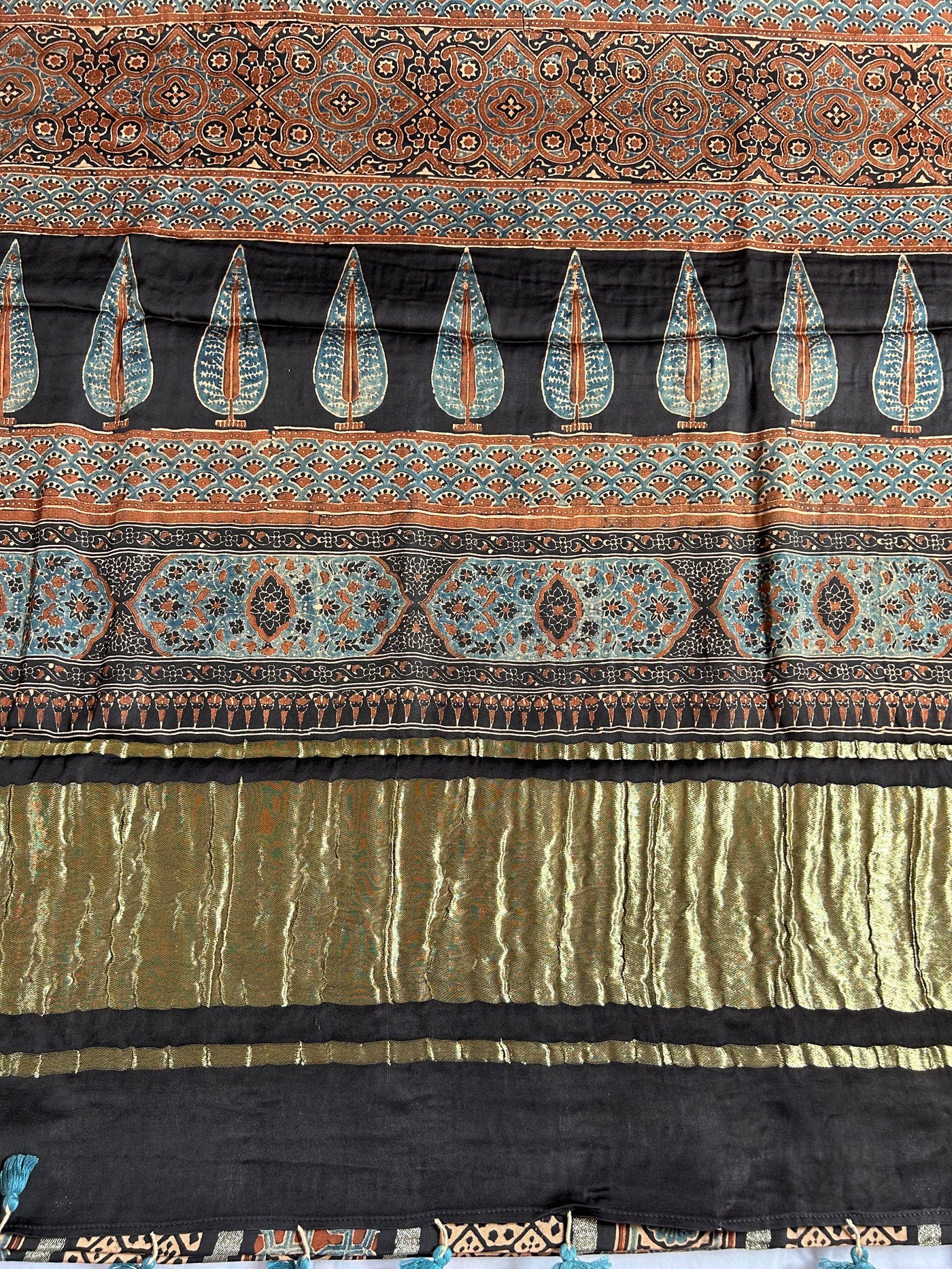 KINJAL:Handmade Gharchola Ajrakh Saree