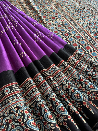MANJULA-  HANDMADE BANDHANI AJRAKH MODAL SILK SAREE WITH TISSUE PALLU