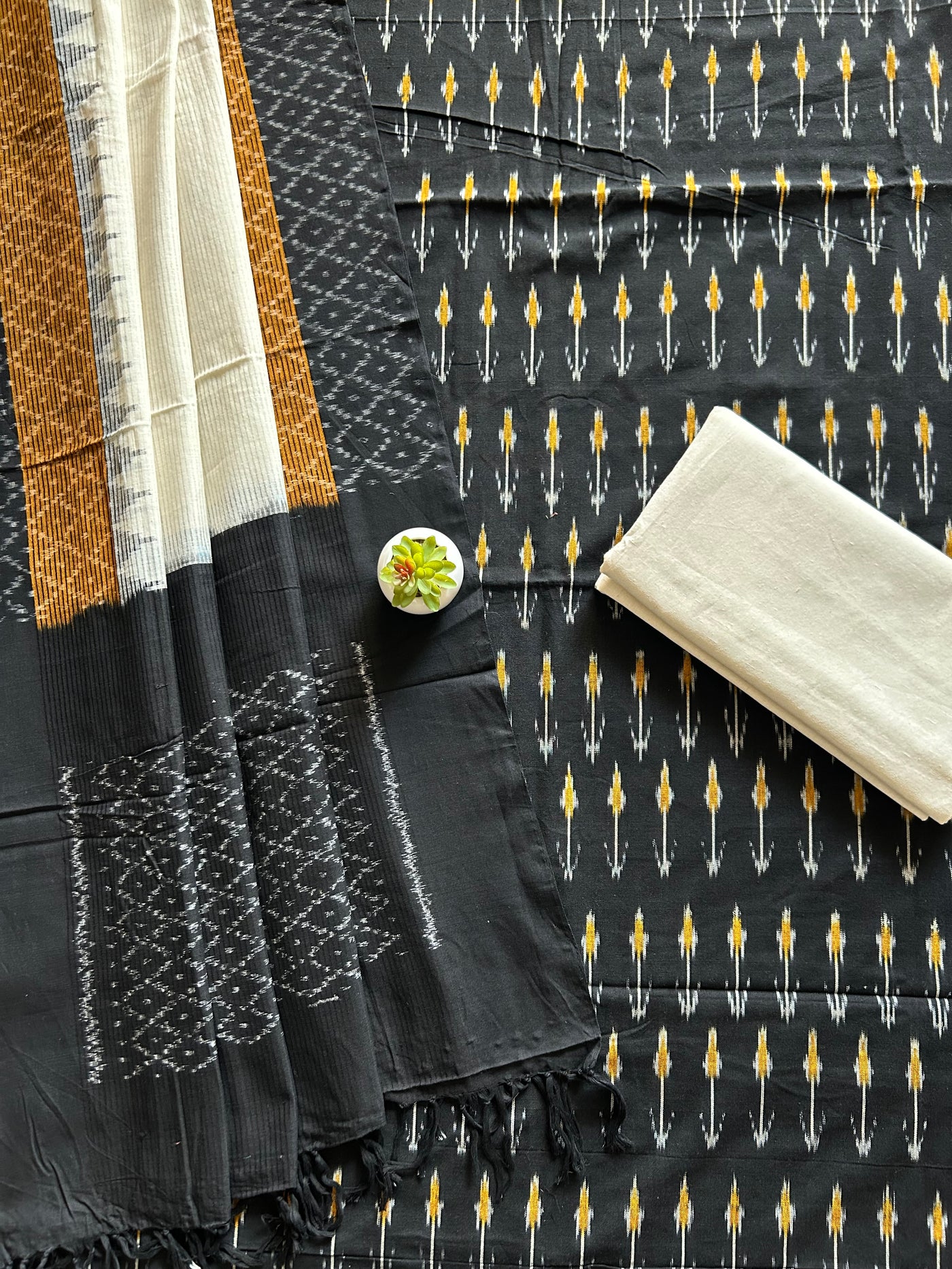 Prema:BLACK,HANDLOOM IKKAT COTTON 3 PIECE SUIT SET