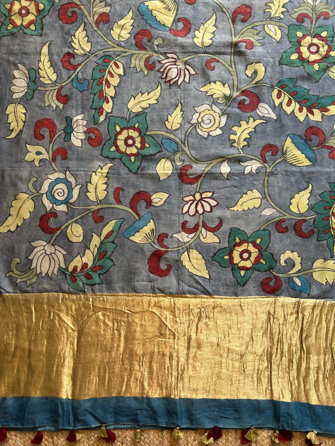 Gajra::Hand-drawn & Hand-painted Penkalamkari chanderi dupatta