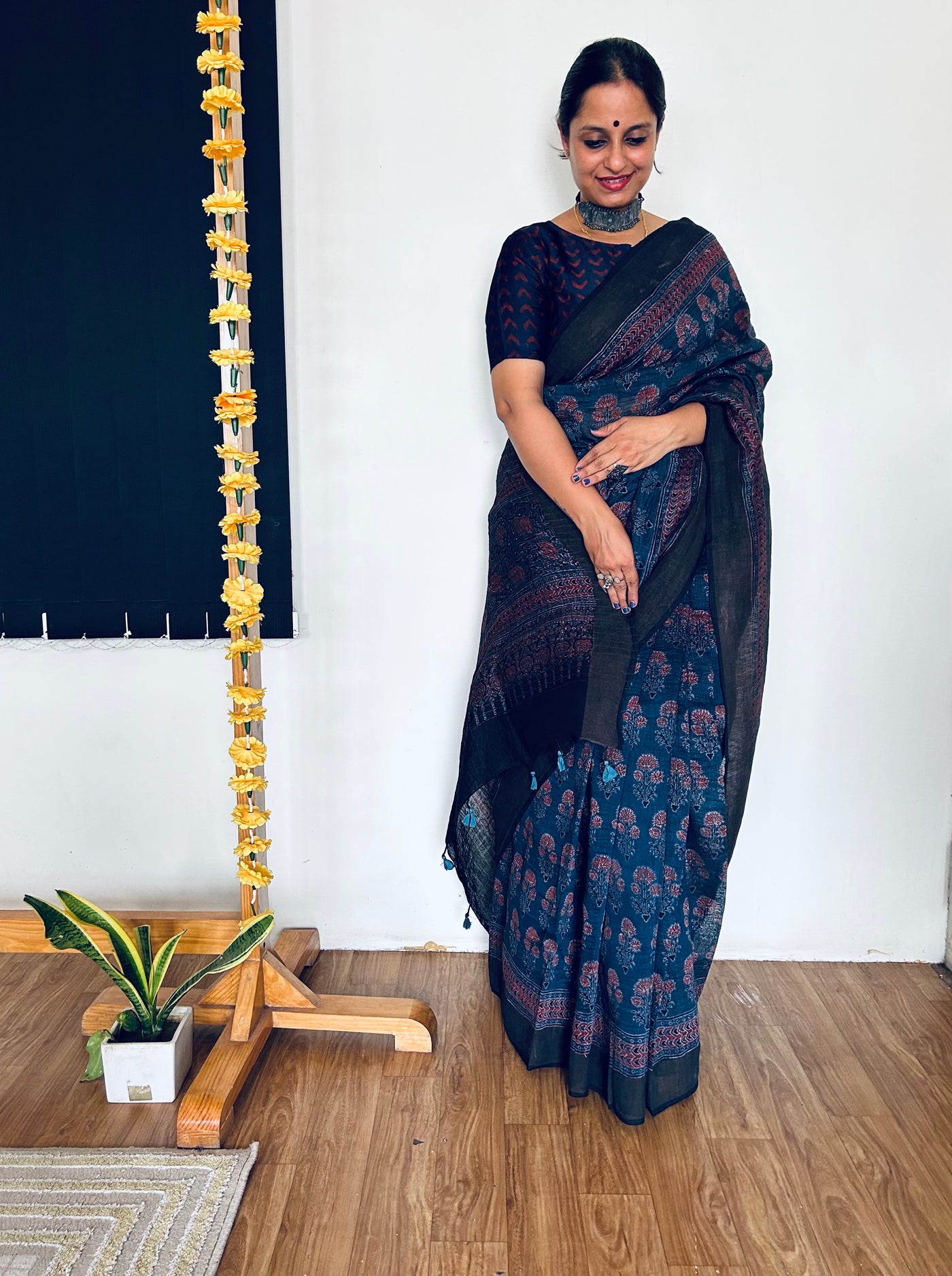 KUNDAN:HANDBLOCK AJRAKH PURE SILK-LINEN SAREE