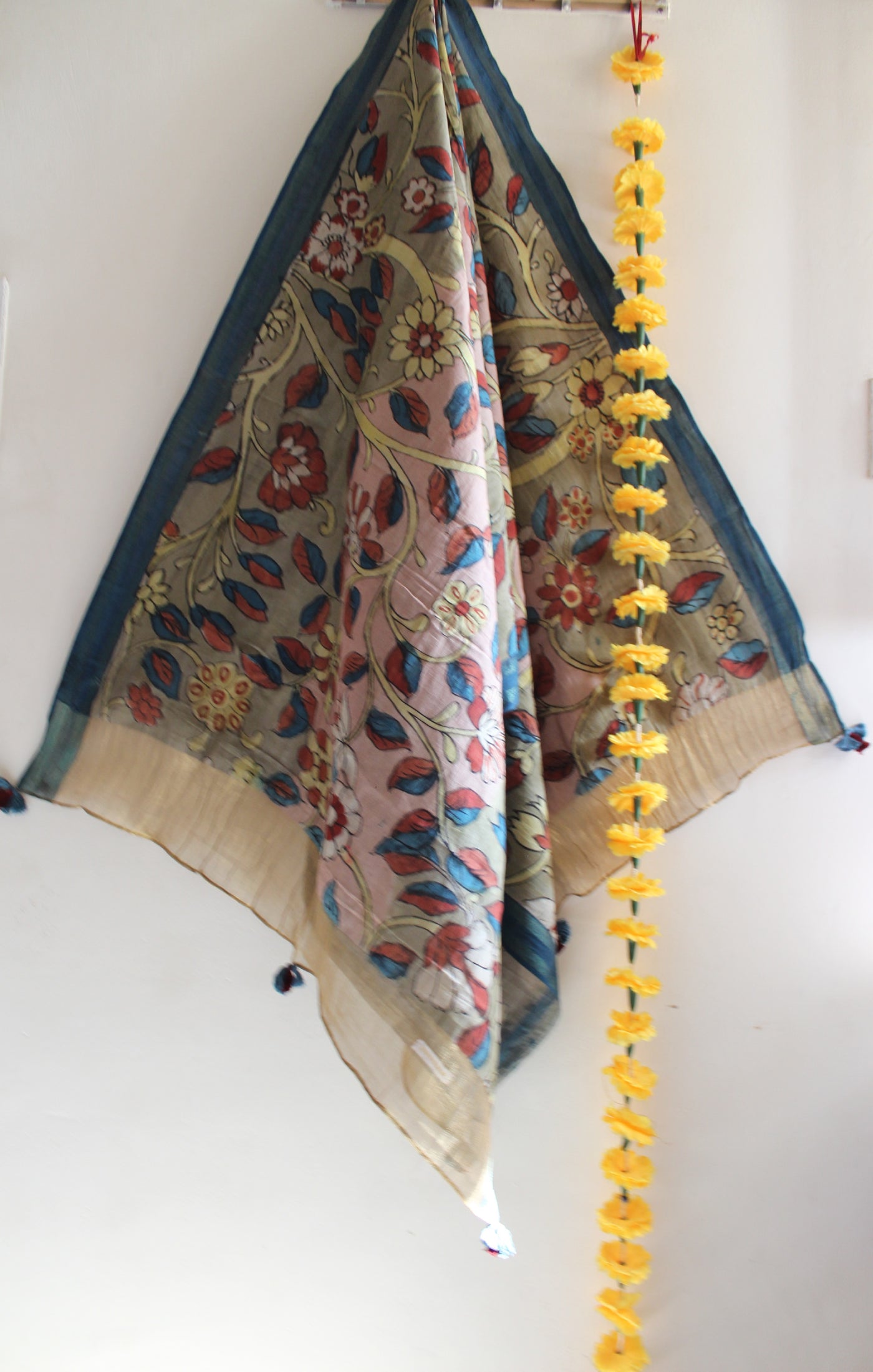 GUNJA :Hand-drawn & Handpainted Penkalamkari chanderi dupatta